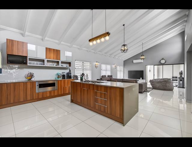 3 BEDROOM HOUSE FOR SALE IN BRYANSTON